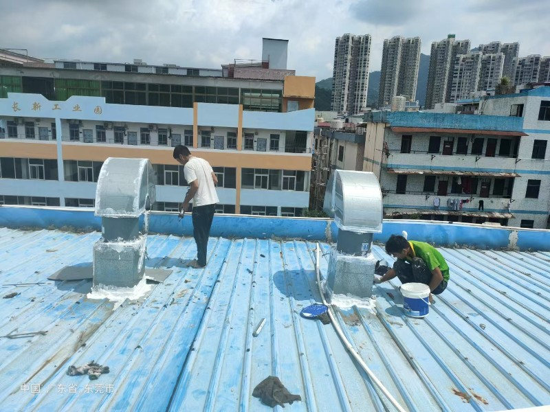 临邑钢结构屋面涂料维修方法